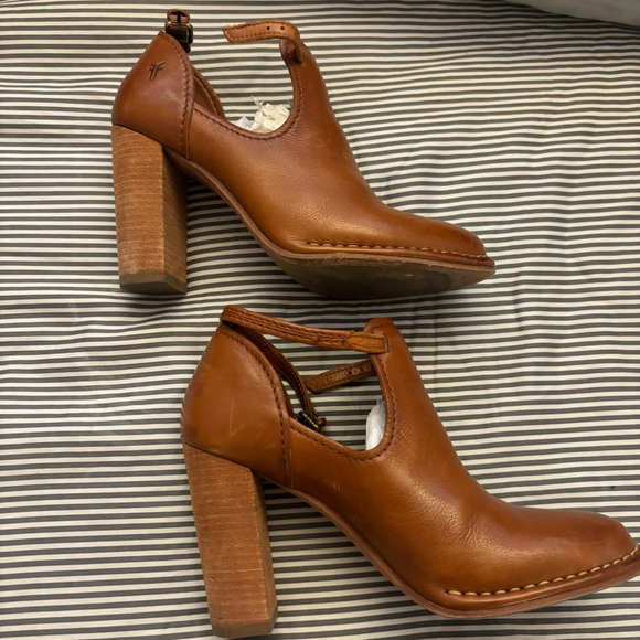 FRYE TAN BOOTIES - Picture 2 of 5